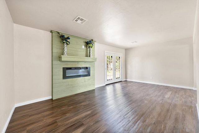 1223 E Vilas Avenue, Guthrie, OK 73044