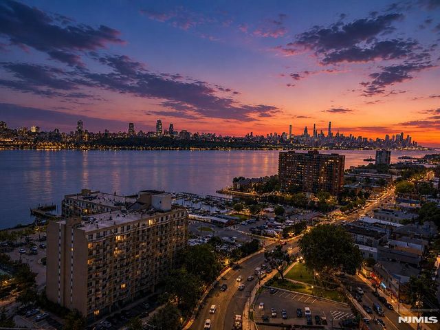 1033 River Road CS03, Edgewater, NJ 07020