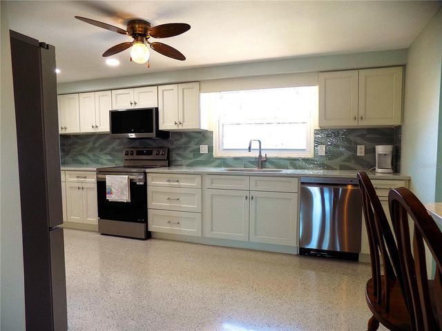 3842 HEADSAIL DRIVE, New Port Richey, FL 34652
