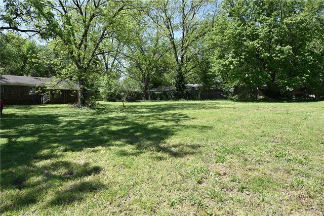 142 Patton Street, Pea Ridge, AR 72751