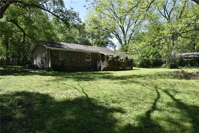142 Patton Street, Pea Ridge, AR 72751