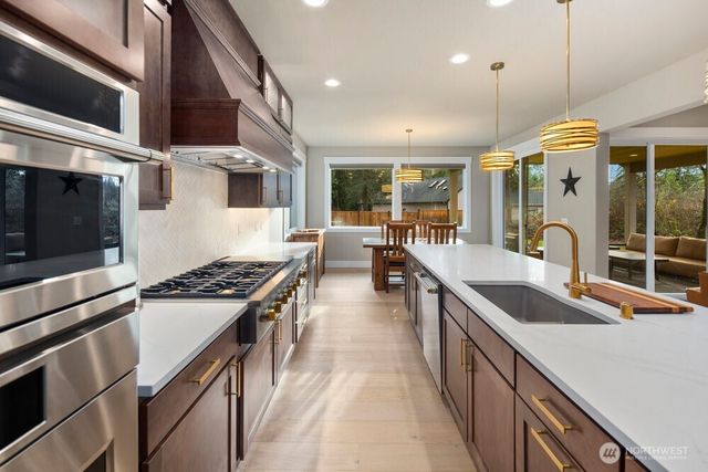 2703 44th Avenue NW, Olympia, WA 98502