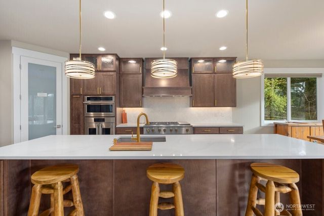 2703 44th Avenue NW, Olympia, WA 98502