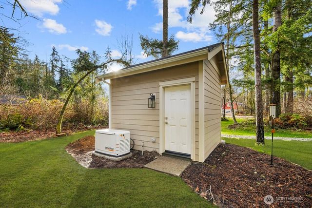 2703 44th Avenue NW, Olympia, WA 98502