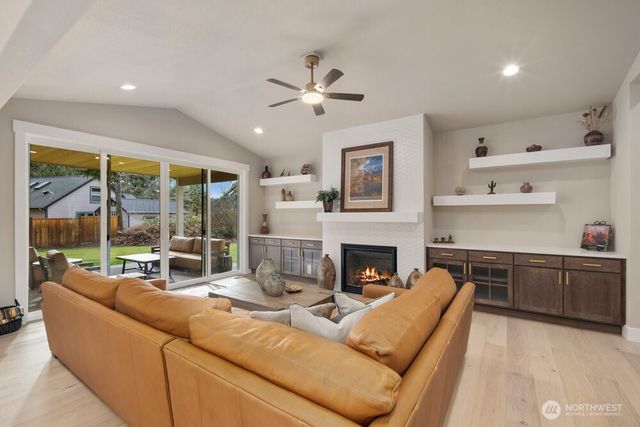 2703 44th Avenue NW, Olympia, WA 98502