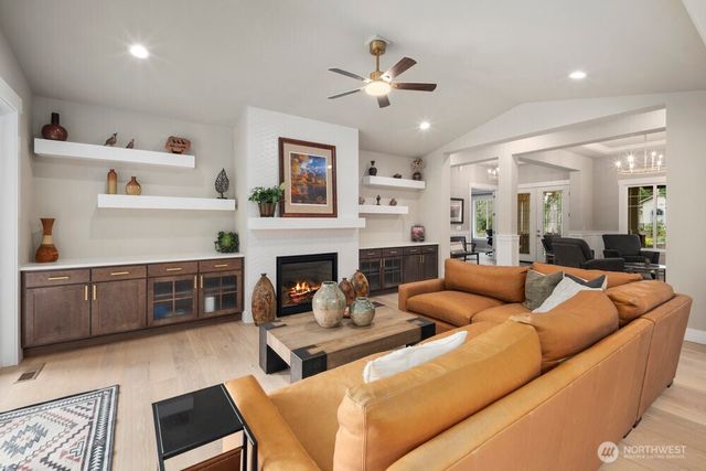 2703 44th Avenue NW, Olympia, WA 98502