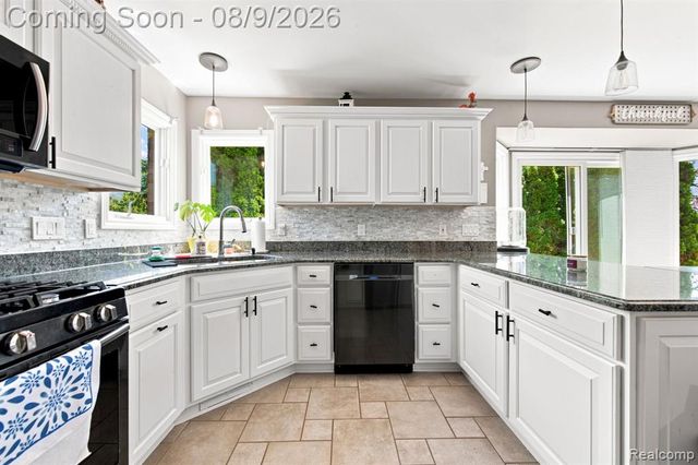 23386 Angel Park Drive, Macomb, MI 48042