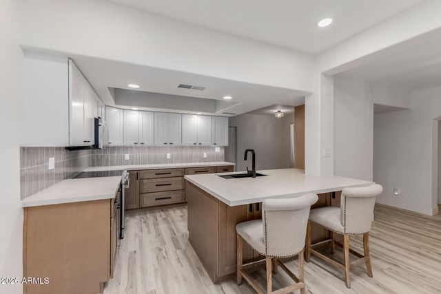 7638 E EDGEMONT Avenue, Scottsdale, AZ 85257