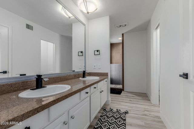 7638 E EDGEMONT Avenue, Scottsdale, AZ 85257