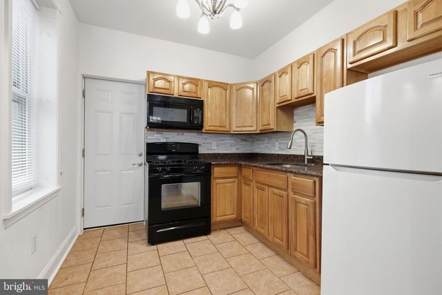 2304 E ALBERT ST, Philadelphia, PA 19125