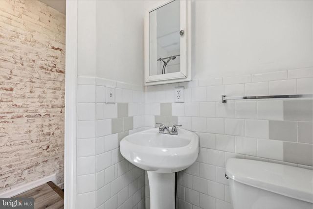 2304 E ALBERT ST, Philadelphia, PA 19125