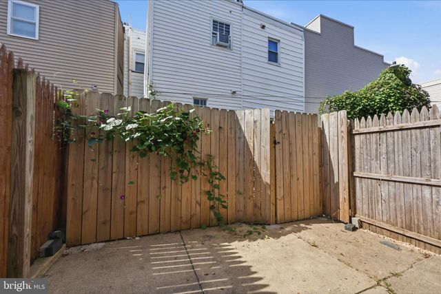 2304 E ALBERT ST, Philadelphia, PA 19125