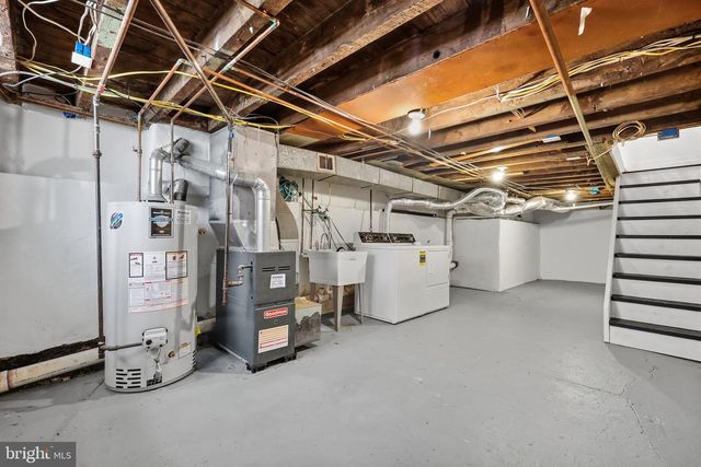 2304 E ALBERT ST, Philadelphia, PA 19125