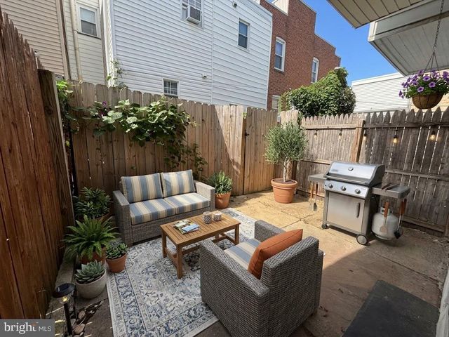 2304 E ALBERT ST, Philadelphia, PA 19125