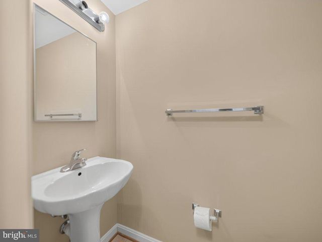 1201 N VAN DORN ST, Alexandria, VA 22304