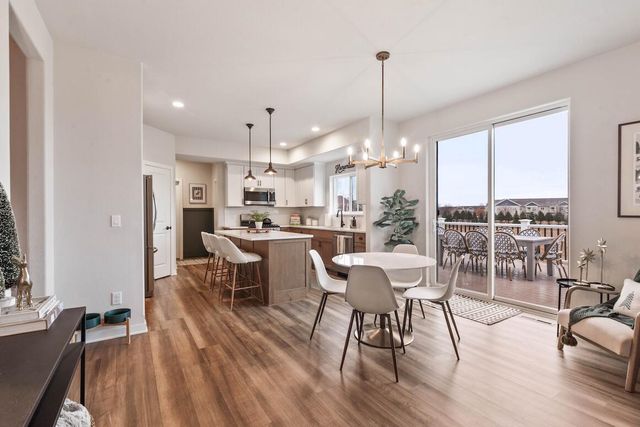 1331 Bluestem TRAIL, Oconomowoc, WI 53066