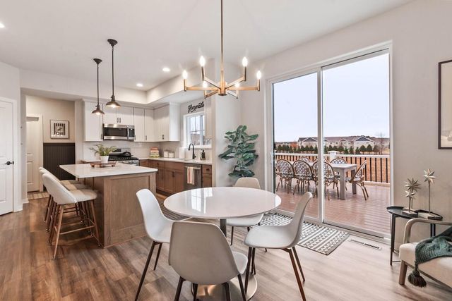 1331 Bluestem TRAIL, Oconomowoc, WI 53066