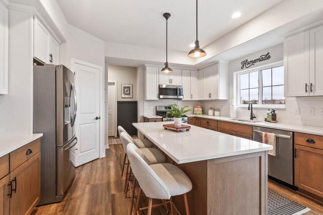 1331 Bluestem TRAIL, Oconomowoc, WI 53066