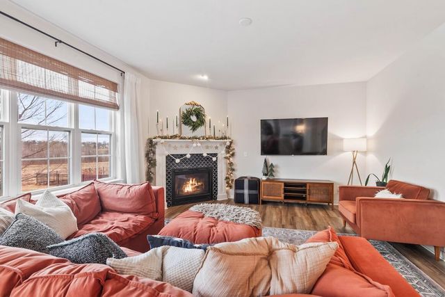 1331 Bluestem TRAIL, Oconomowoc, WI 53066