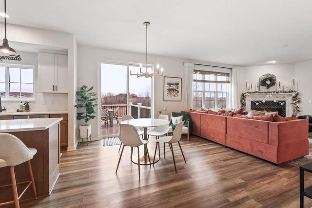 1331 Bluestem TRAIL, Oconomowoc, WI 53066