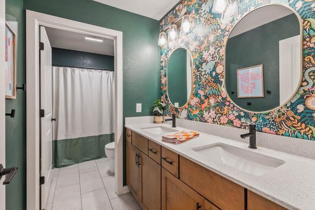 1331 Bluestem TRAIL, Oconomowoc, WI 53066