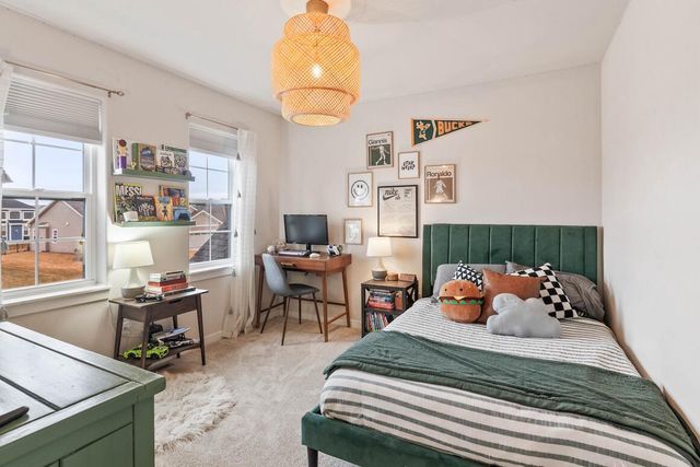 1331 Bluestem TRAIL, Oconomowoc, WI 53066