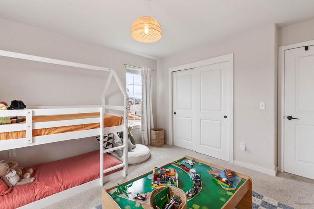 1331 Bluestem TRAIL, Oconomowoc, WI 53066