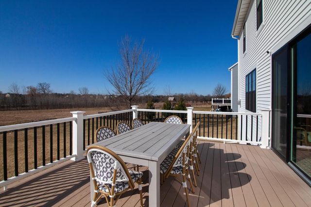 1331 Bluestem TRAIL, Oconomowoc, WI 53066