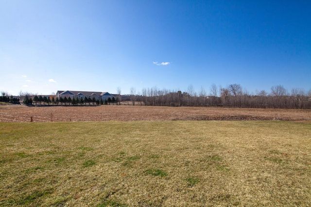 1331 Bluestem TRAIL, Oconomowoc, WI 53066