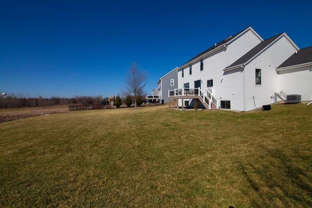 1331 Bluestem TRAIL, Oconomowoc, WI 53066