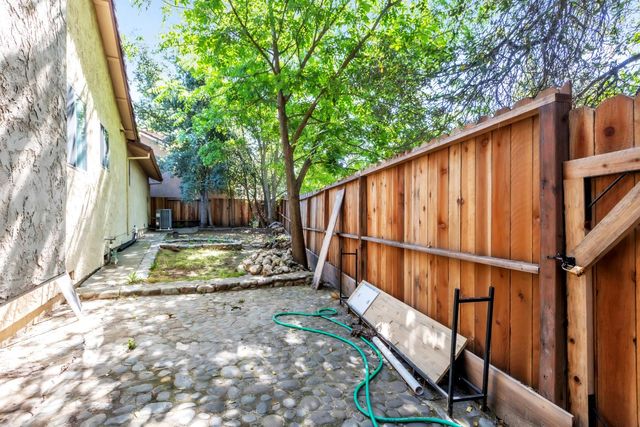 8064 Forest Glen Way, Citrus Heights, CA 95610