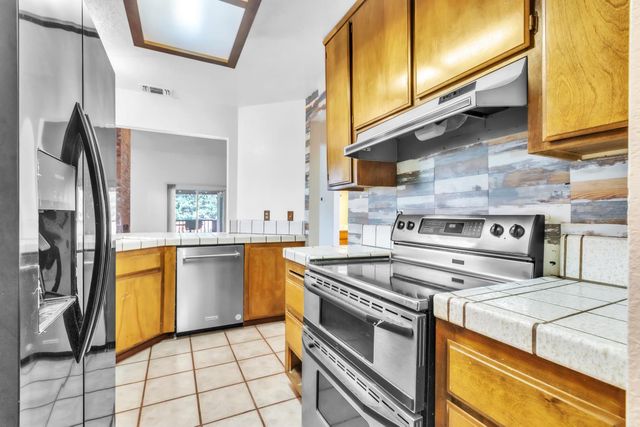 8064 Forest Glen Way, Citrus Heights, CA 95610