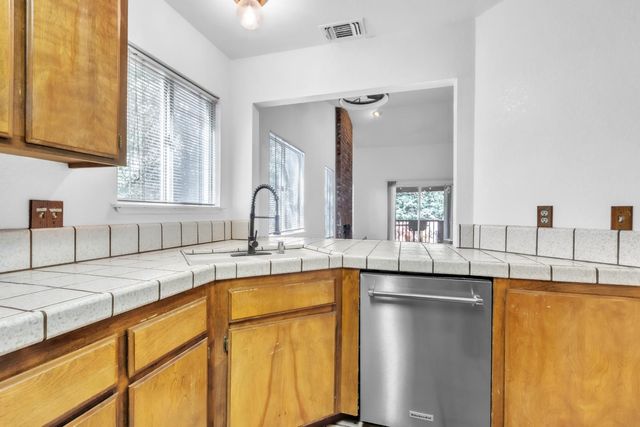 8064 Forest Glen Way, Citrus Heights, CA 95610