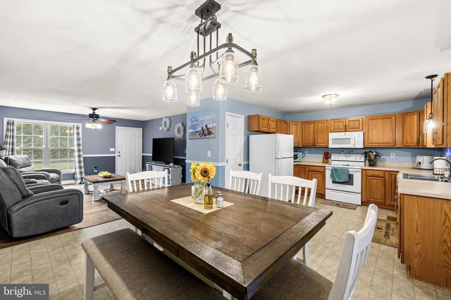 31185 PRICE RD, Locust Grove, VA 22508