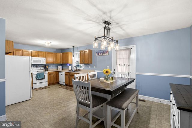 31185 PRICE RD, Locust Grove, VA 22508