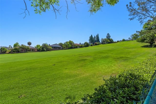 1075 La Reina, San Marcos, CA 92078