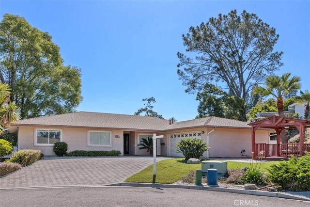 1075 La Reina, San Marcos, CA 92078