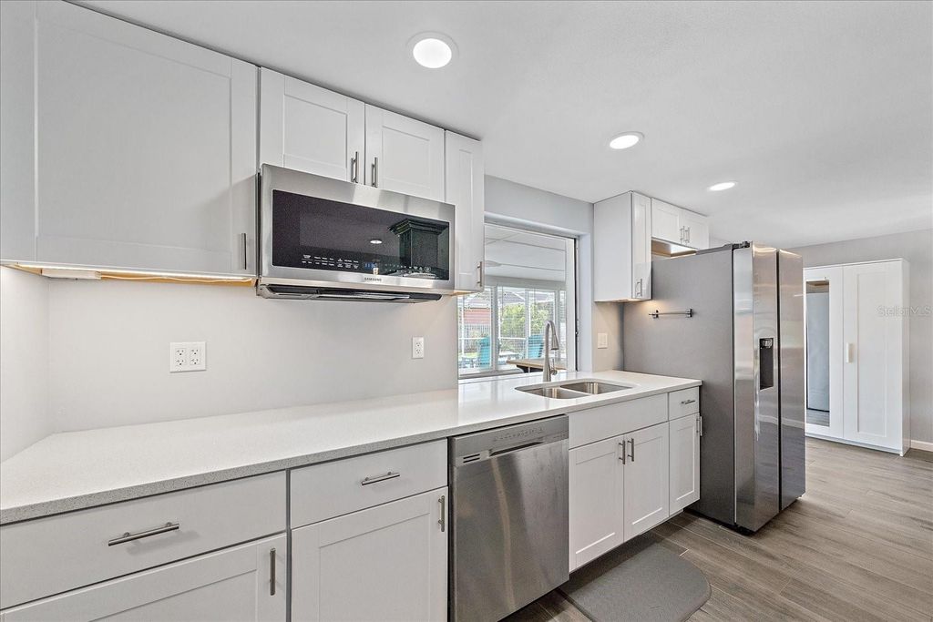 Image 11 of property listing at 5032 LINDA STREET, Venice, FL 34293