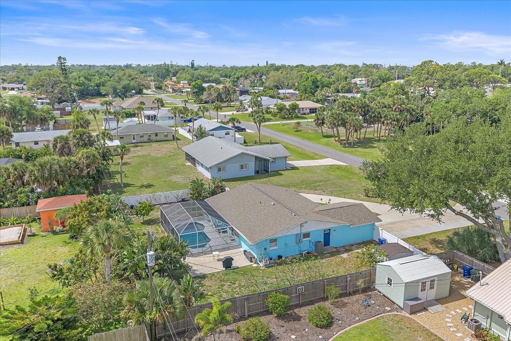 Image 20 of property listing at 5032 LINDA STREET, Venice, FL 34293