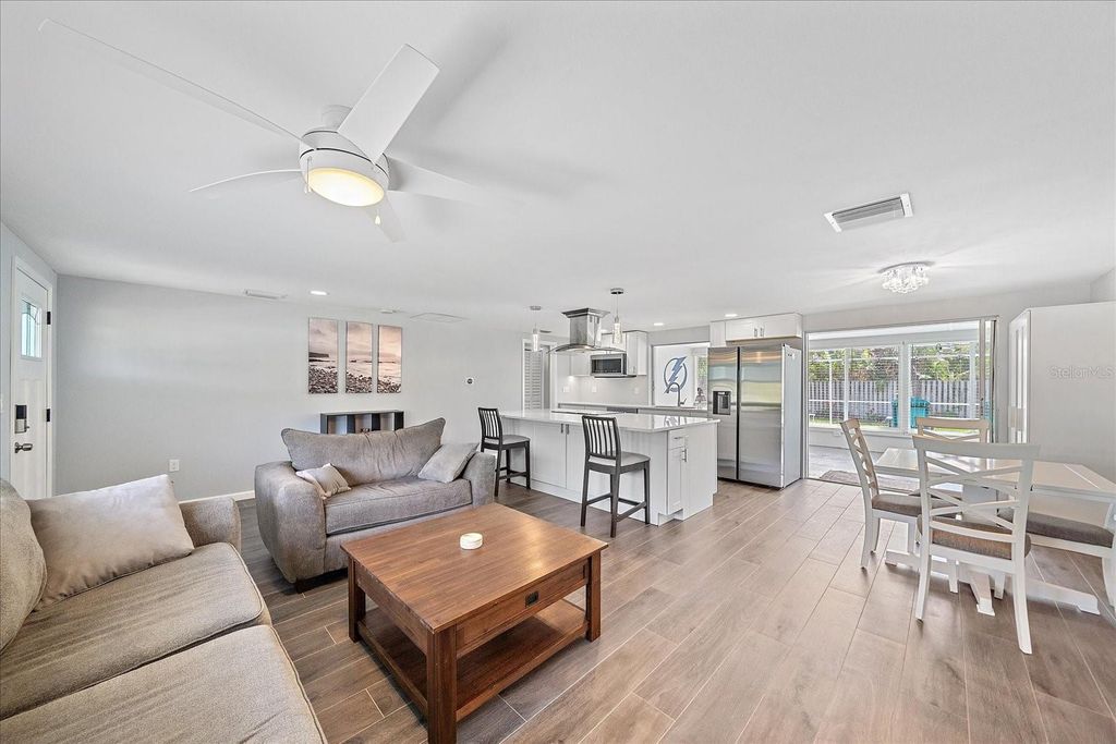 Image 3 of property listing at 5032 LINDA STREET, Venice, FL 34293