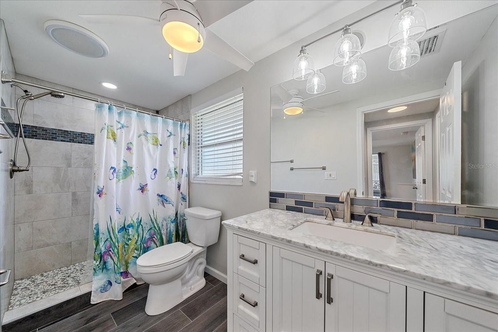Image 6 of property listing at 5032 LINDA STREET, Venice, FL 34293