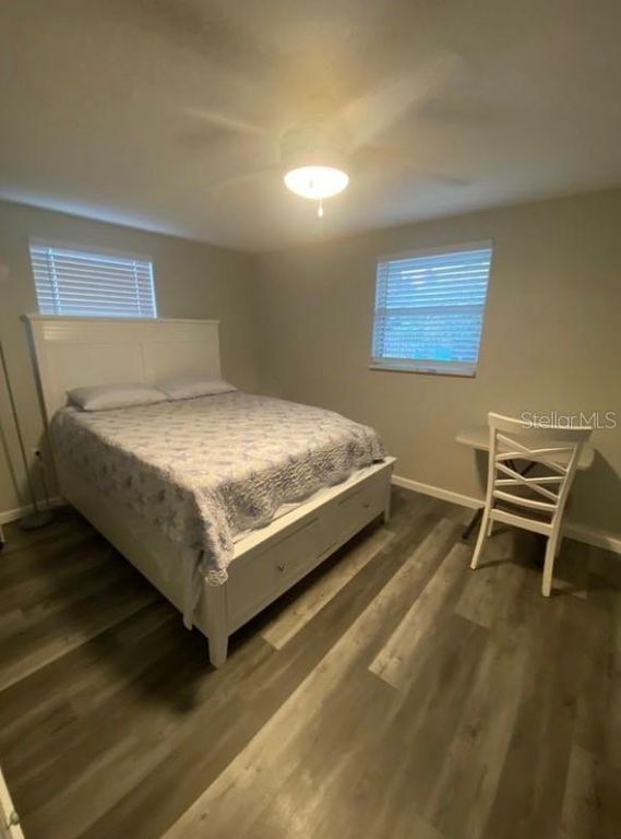 Image 8 of property listing at 5032 LINDA STREET, Venice, FL 34293