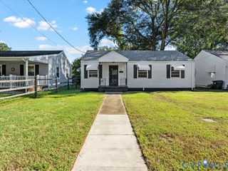 514 Battery Pl, Colonial Heights, VA 23834