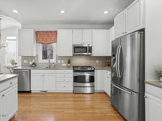 105 Rossburn Way, Chapel Hill, NC 27516