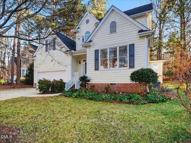 105 Rossburn Way, Chapel Hill, NC 27516