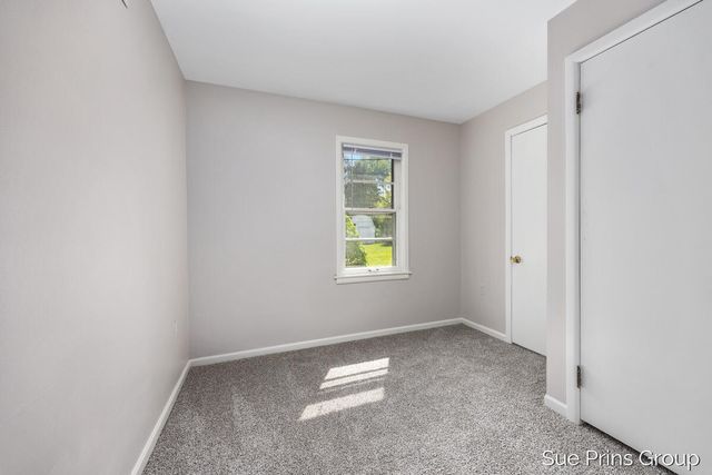 6518 8th Avenue Sw, Georgetown Twp, MI 49418