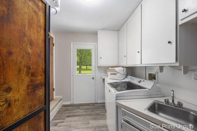 6518 8th Avenue Sw, Georgetown Twp, MI 49418