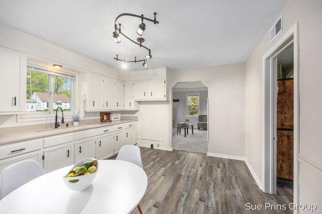 6518 8th Avenue Sw, Georgetown Twp, MI 49418