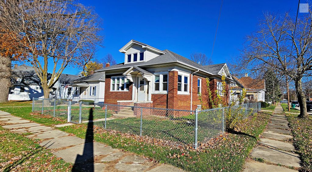 Image 3 of property listing at 511 S Bloomington Street, Streator, IL 61364