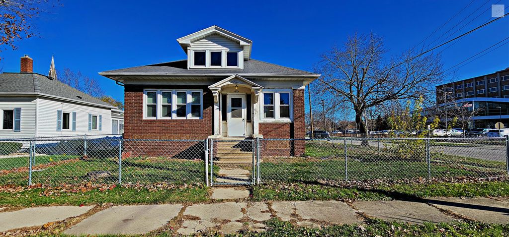 Image 4 of property listing at 511 S Bloomington Street, Streator, IL 61364